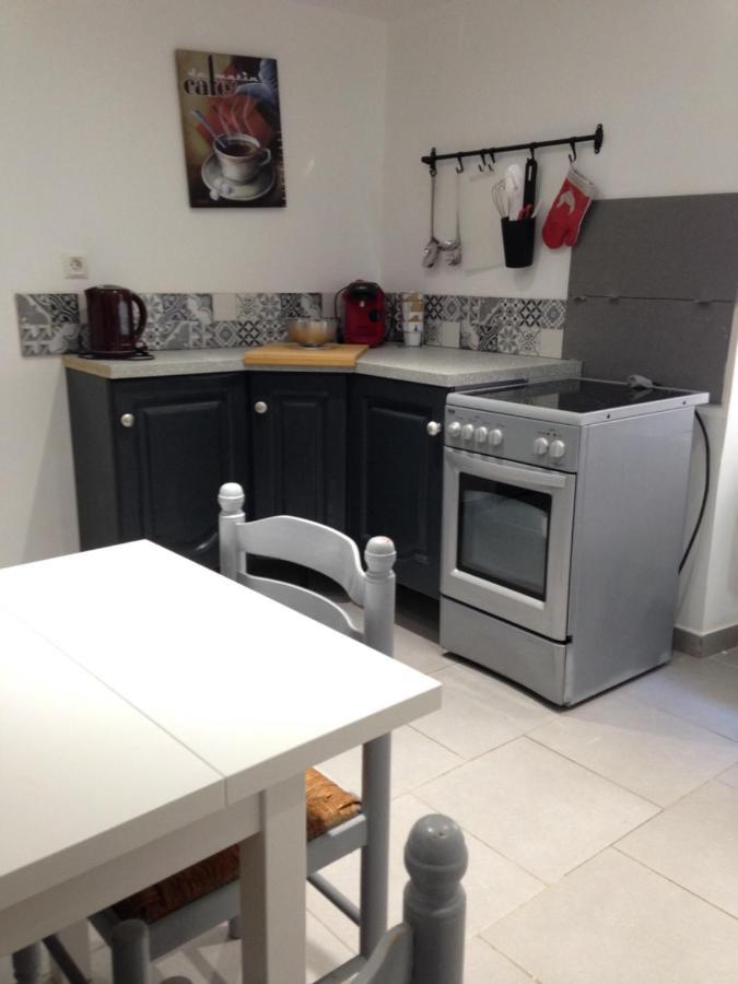 Maison de centre ville 4 à 6 personnes Précigné Extérieur photo