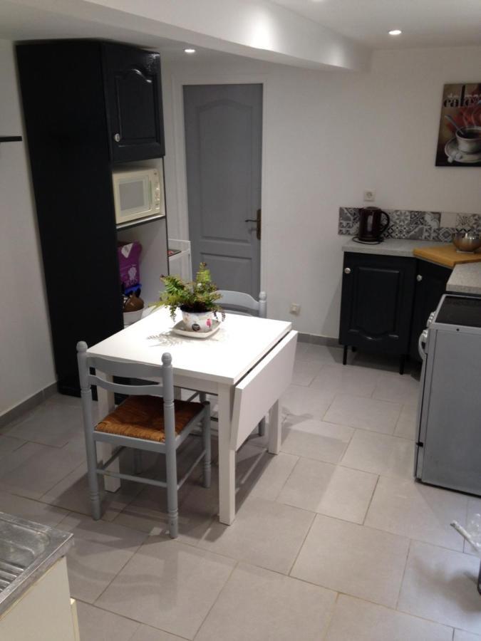 Maison de centre ville 4 à 6 personnes Précigné Extérieur photo