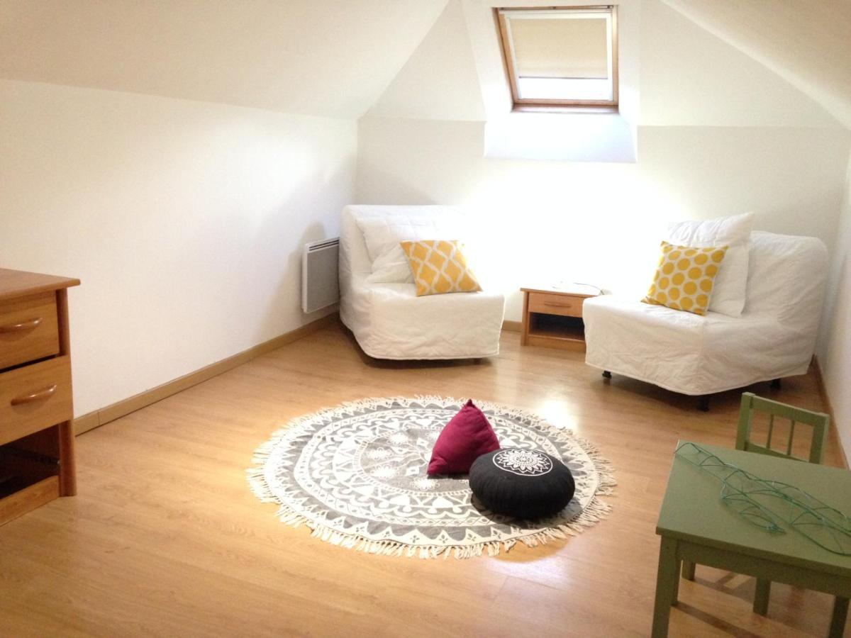 Maison de centre ville 4 à 6 personnes Précigné Extérieur photo